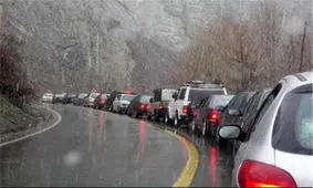 جاده‌های مازندران برفی و مه آلود شد