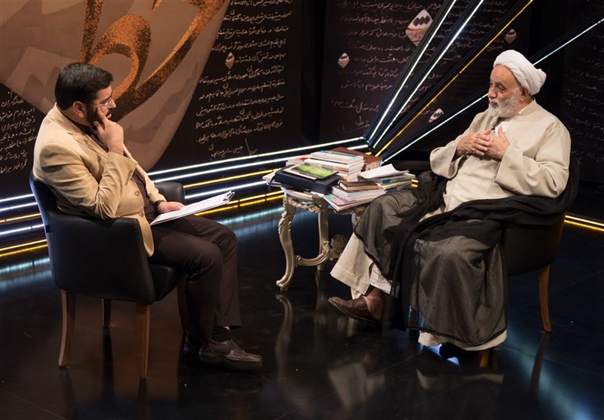 قرائتی در" دستخط": تنها فردی که هرچه گفتم تفقداً قبول کرد، رهبر انقلاب بود/ روش حوزه و دانشگاه باید عوض شود