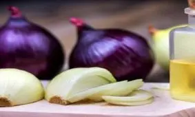 خواص آب پیاز درمانی قدرتمند و طبیعی برای ریزش مو + روش