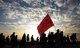 دختر خانم عراقی که به زوار اربعین «پول» کمک می‌کند!