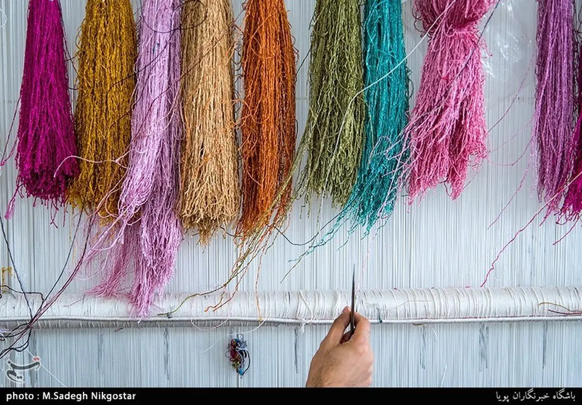 استعفا ازشغل کارمندی وآغاز کارآفرینی /سهم ۱.۲میلیونی بافندگان از فرش های میلیونی