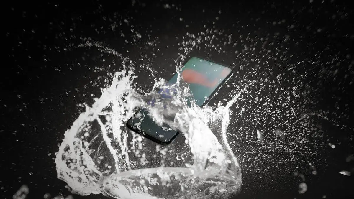 آیا وان پلاس 6T ضد آب است؟