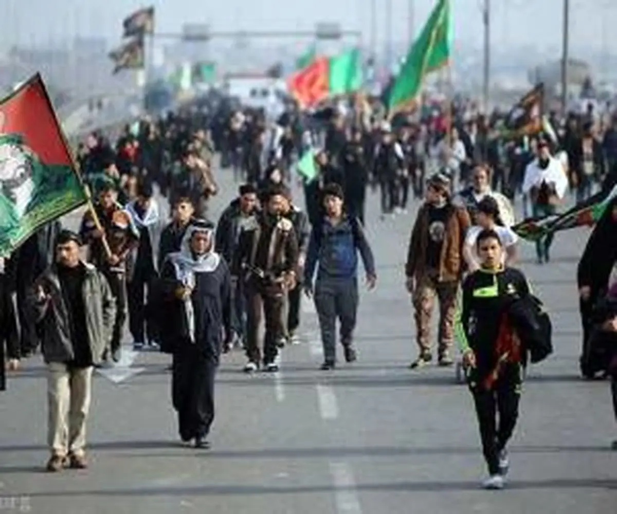 مقام معظم رهبری :پدیده‌ی اربعین یک پدیده‌ی غیر قابل توصیفی است، اصلاً بی‌نظیر است