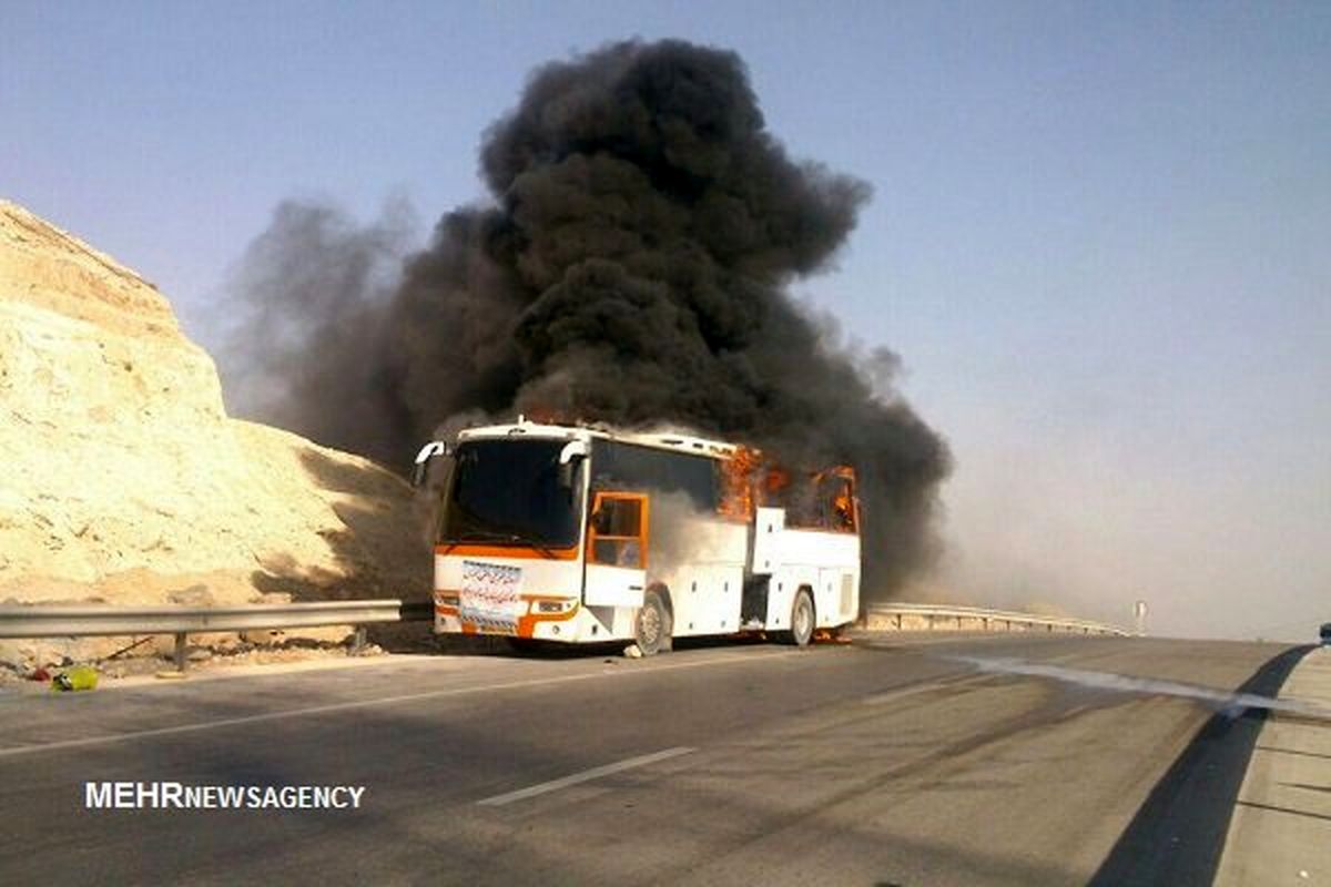 آتش سوزی اتوبوس پر از مسافر در بوشهر