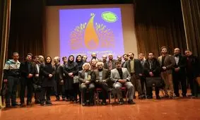 حتی شعرخوانی در حضور رهبری با رودربایستی پخش می‌شود