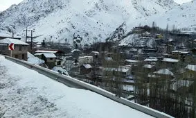 بارش برف و ترافیک سنگین در جاده چالوس