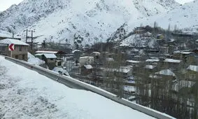 بارش برف و ترافیک سنگین در جاده چالوس