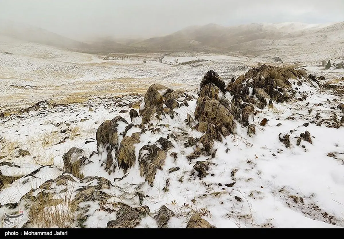 بارش برف در ارتفاعات و گردنه‌های اردبیل؛ رانندگان زنجیرچرخ به همراه داشته باشند