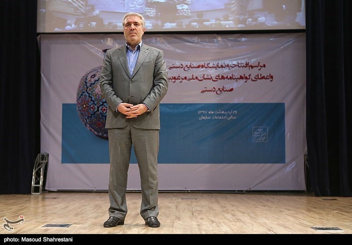 توضیح معاون رئیسجمهور درباره نسبت خانوادگی با روحانی در "دستخط"