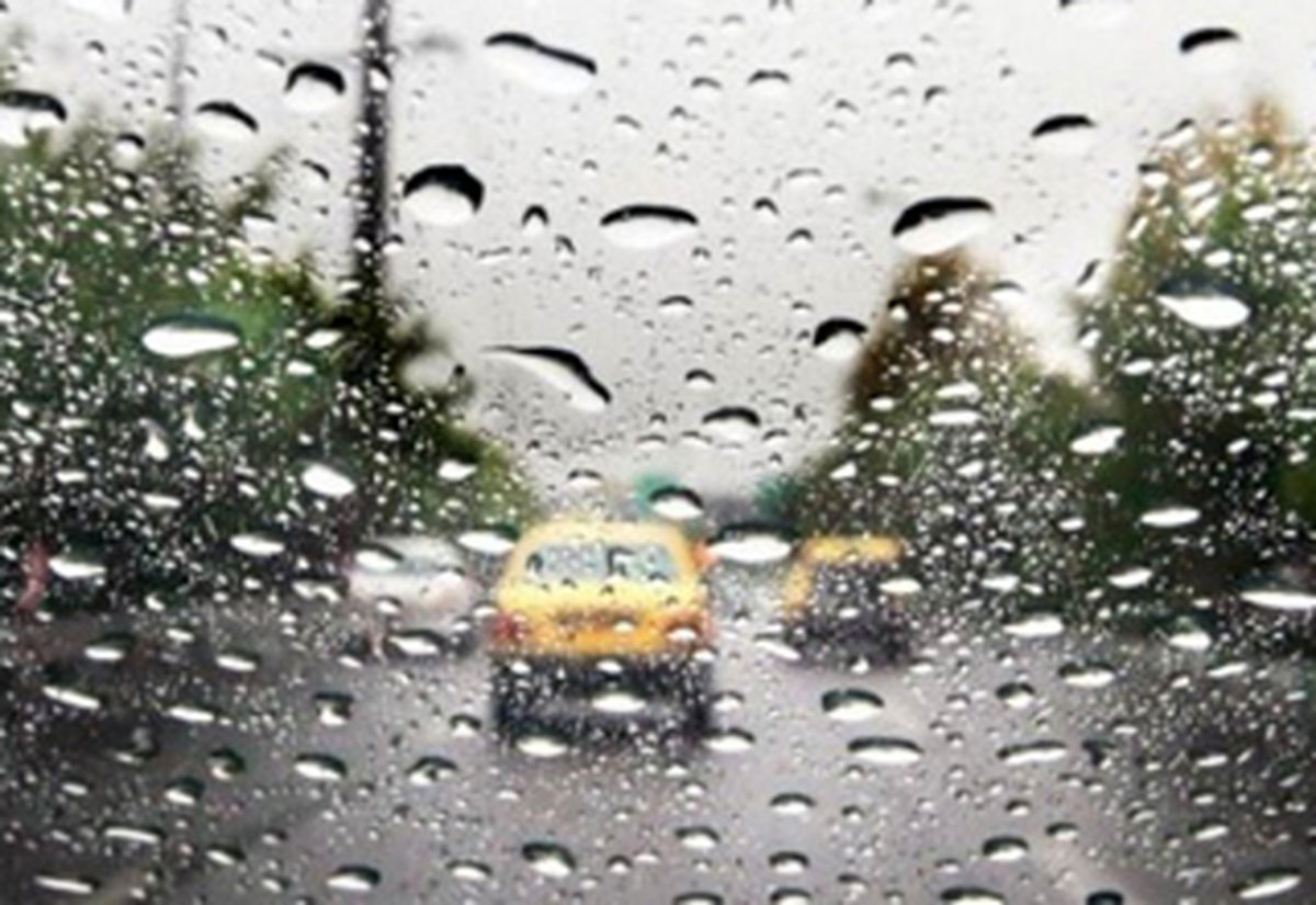 ۱۰ نکته مهم که حین رانندگی در باران باید رعایت کنید