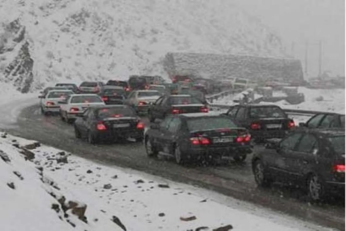 سرمازدگی برخی مسافران گرفتار شده در جاده چالوس