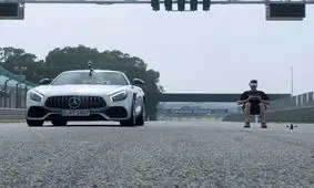 درگ دیدنی مرسدس AMG GT رودستر با پهپاد