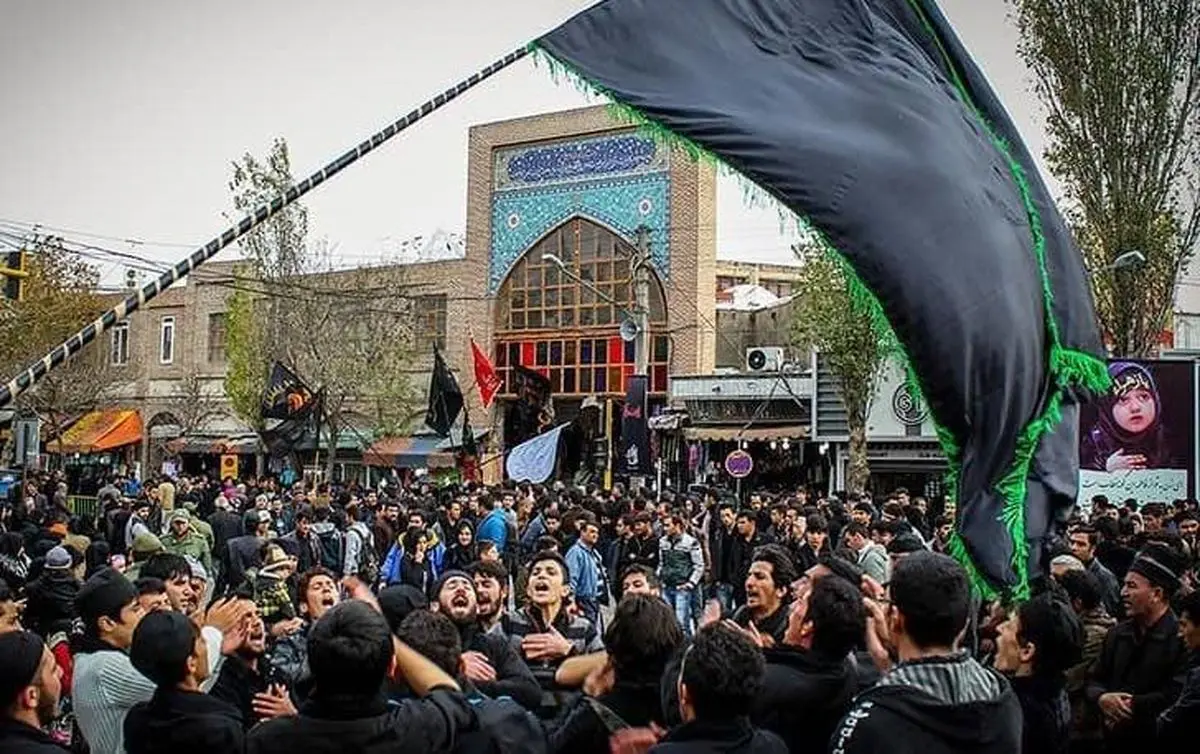 عزادار شدن دروازه ورود تشیع در سوگ امام مهربانی‌ها