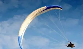 جان باختن یک نفر بر اثر سقوط با پاراگرایدر