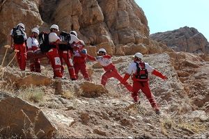 نجات ۶ کوهنورد گم شده در ارتفاعات پرآو