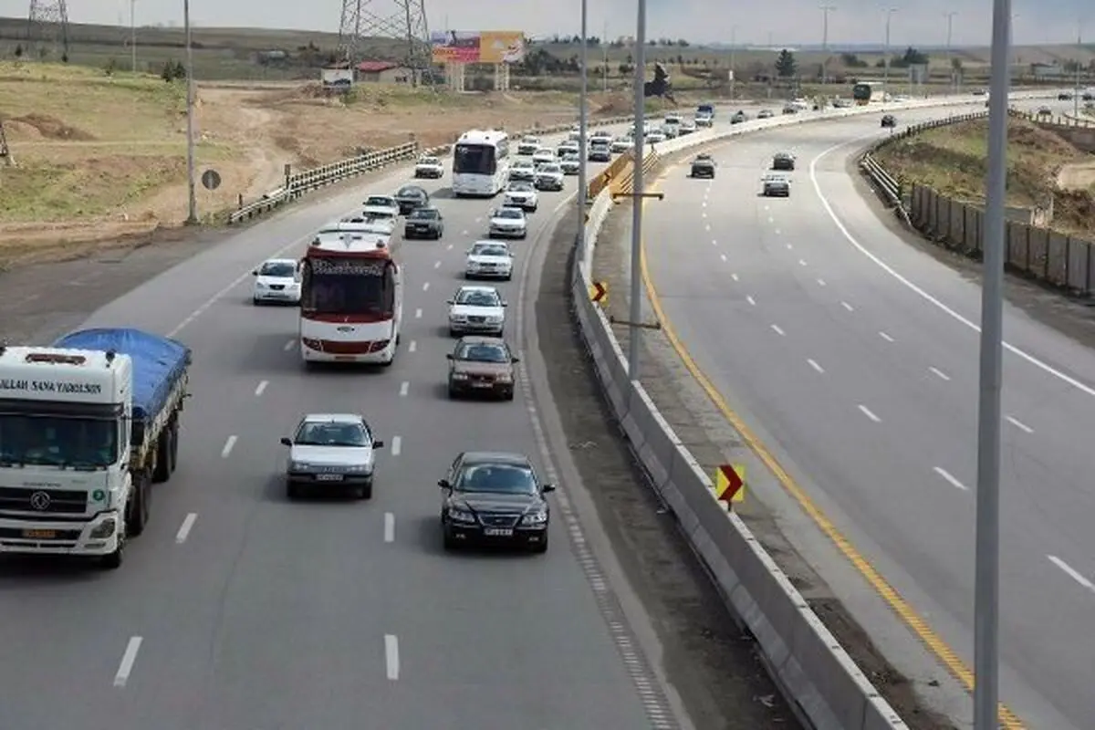 ترافیک نیمه سنگین در محور هراز