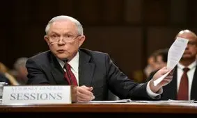 تجمع معترضان به کناره‌گیری سشنز در نزدیکی کاخ سفید