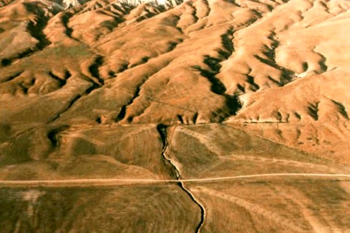 کرج در میان گسلهای متعدد محصور شده
