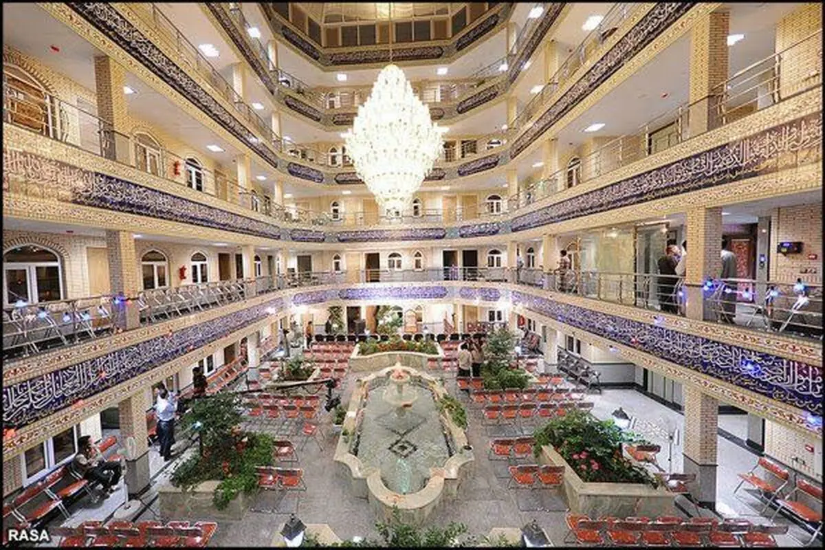 انتقاد یک طلبه اینستاگرامی از ساختمان‎های مجلل حوزه علمیه/آقایان چطور یقین پیدا می‏‎کنند امام زمان راضی باشد