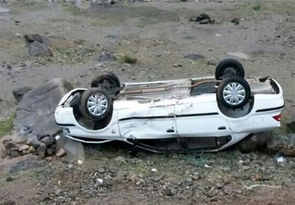 واژگونی خودرو حامل دانشآموزان در جاده لغزنده لرستان