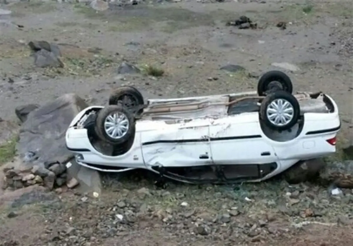 واژگونی خودرو حامل دانش‌آموزان در جاده لغزنده لرستان
