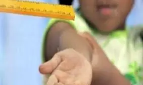 دستگیری معلم به خاطر کتک زدن دانش آموز