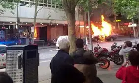 حمله یک مرد به ماموران پلیس با سلاح سرد + فیلم