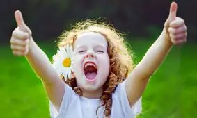 کودکی شاد منتهی به زندگی سالم می‌شود