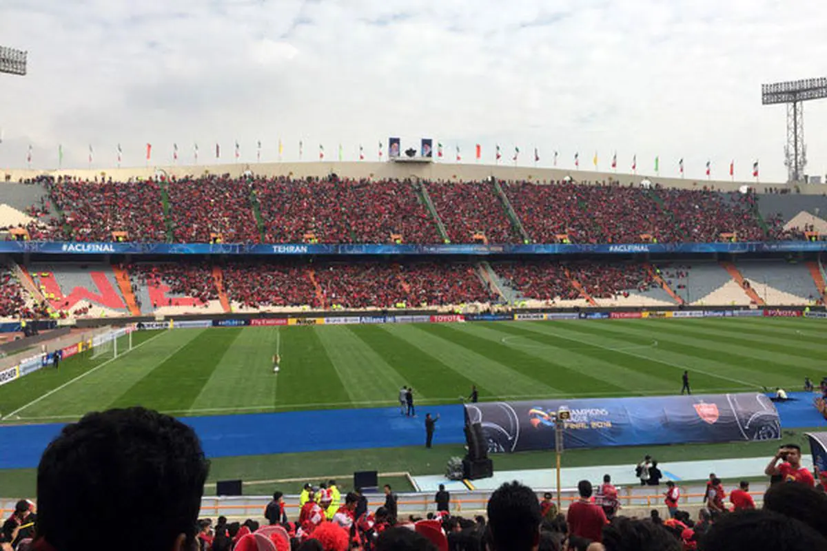 حضور ۴۰ هزار هوادار و بازداشت چند متخلف/کارگران هنوز مشغول کارند!