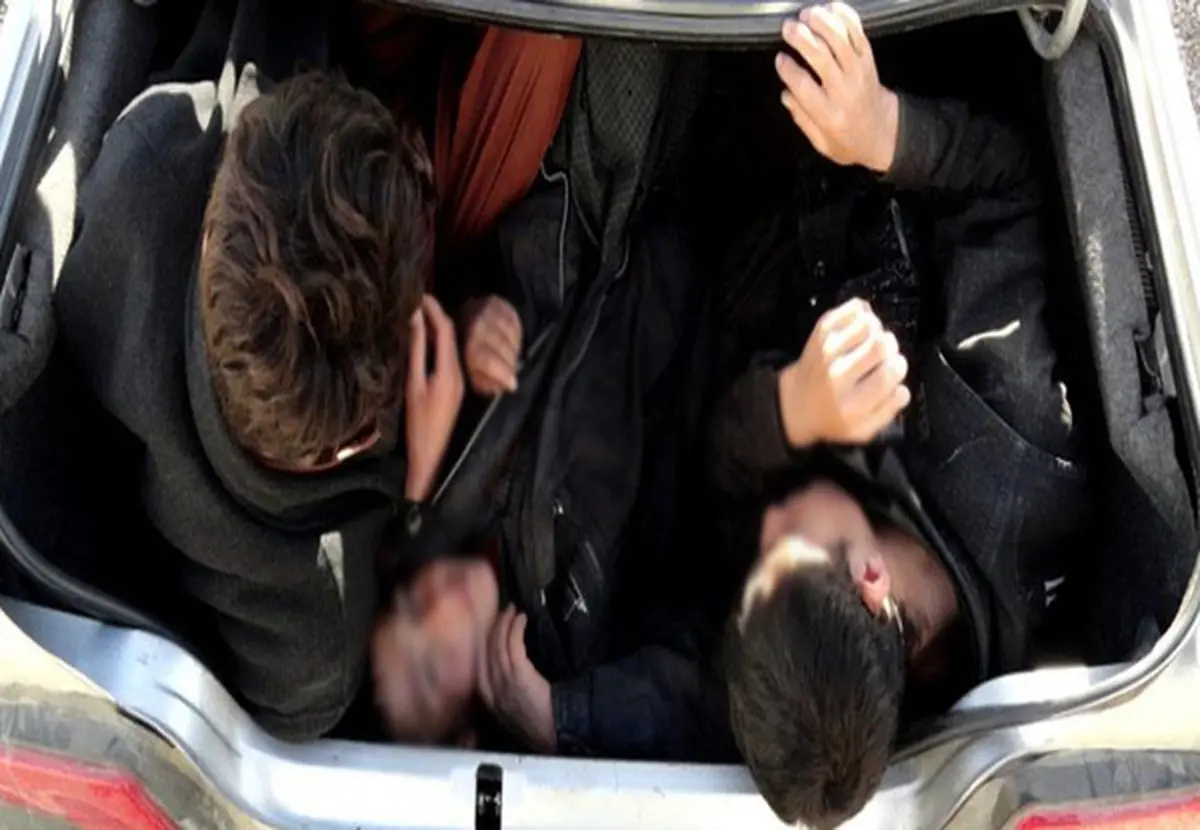 دستگیری 19 نفر به جرم قاچاق انسان توسط ماموران گمرک