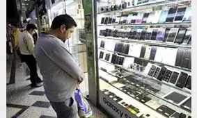 بازار تلفن همراه همچنان در کما
