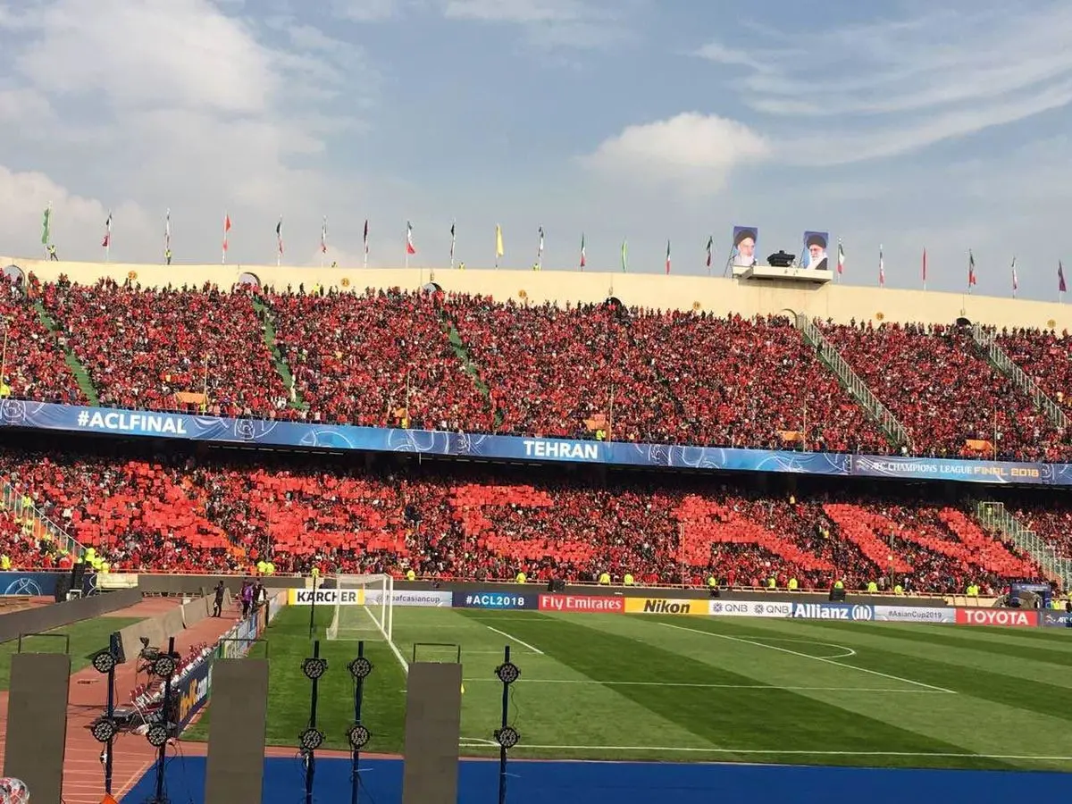 عکس/ دوباره ساندویچ‌های استادیوم آزادی سوژه شد!