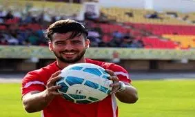 ویدیو/تشویق شدید سروش رفیعی در ورزشگاه