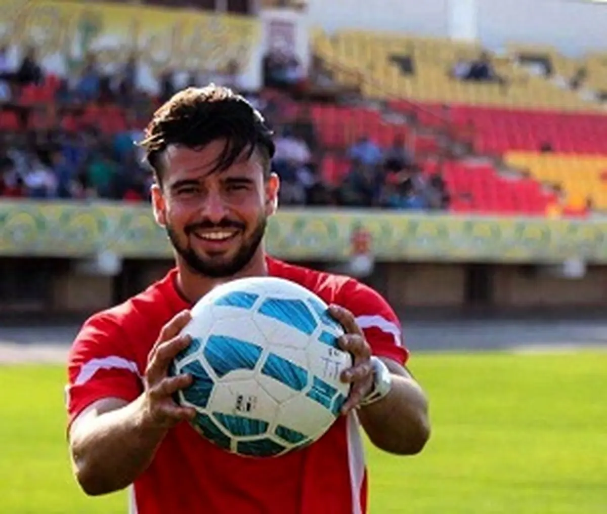 ویدیو/تشویق شدید سروش رفیعی در ورزشگاه