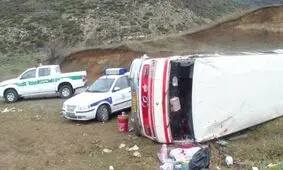 14 مصدوم به‌دنبال واژگونی مینی‌بوس در شهرستان کلیبر