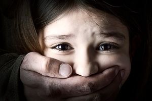 تعرض به کودک در مهدکودکِ غیر مجاز