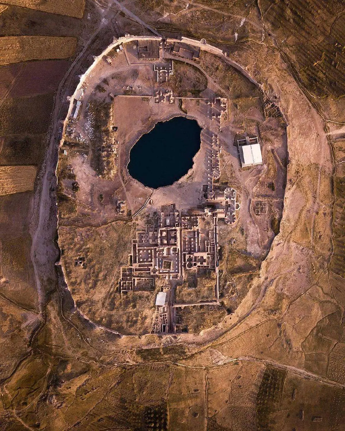 تصویری هوایي از تخت سلیمان