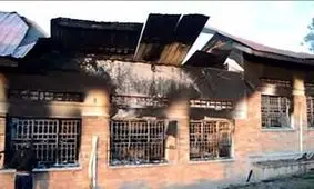 مرگ 11 دانش آموز در میان شعله‌های آتش در خوابگاه مدرسه + فیلم