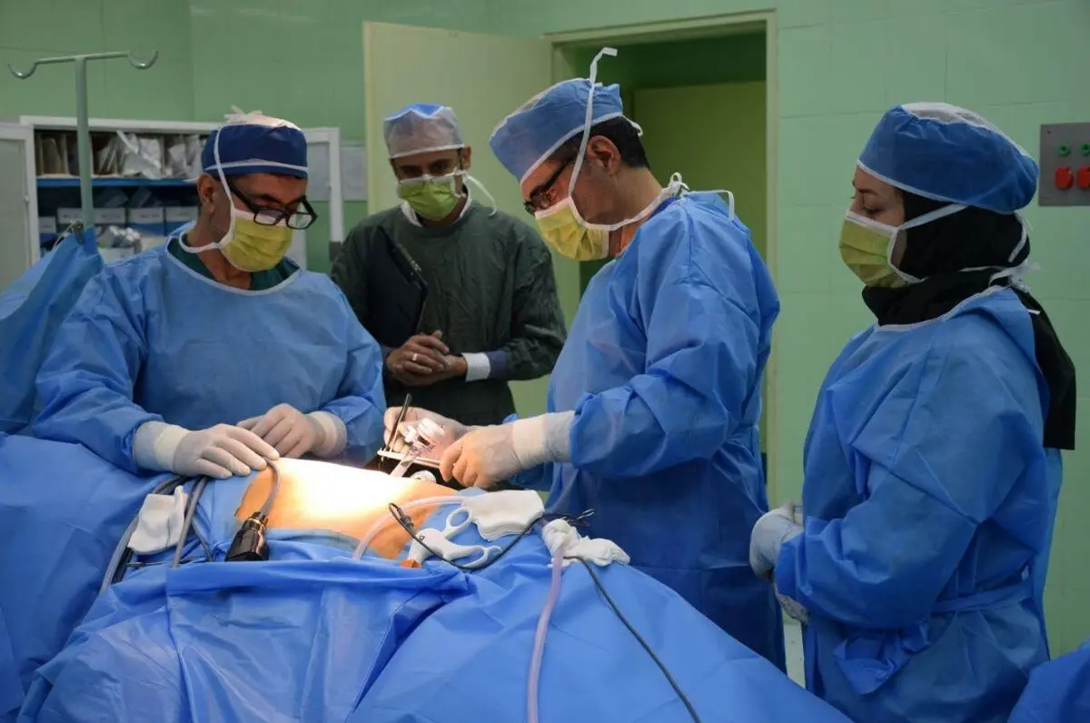 عکس/سنگ کلیه به اندازه توپ پینگ پنگ!