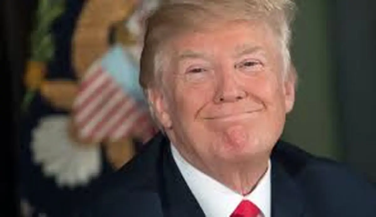 نگاه معنادار ترامپ