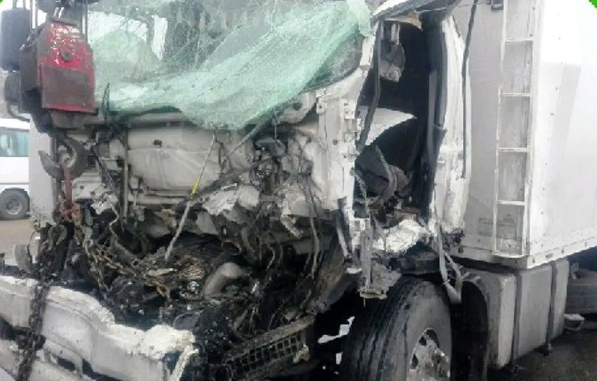 برخورد اتوبوس و کامیون در آرادان چهار مصدوم داشت