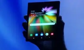 گوشی تاشدنی سامسونگ با قیمت عجیب عرضه می شود