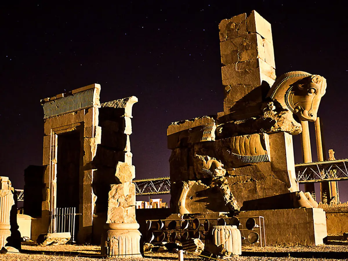 تاریخ ایران در تخت جمشید توسعه می یابد