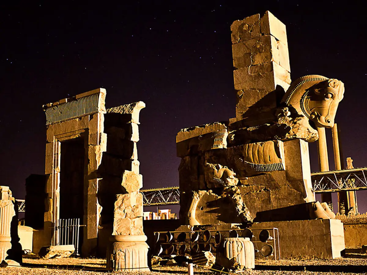 تاریخ ایران در تخت جمشید توسعه می یابد