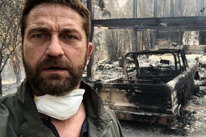 عکس سلفی ستاره هالیود با خانه‌اش که در آتش سوزی اخیر کالیفرنیا سوخته است