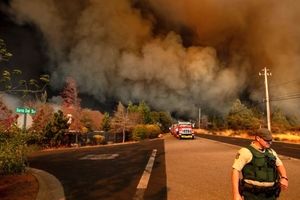 امکان ادامه آتش‌سوزیِ مرگبار کالیفرنیا تا پایان ماه