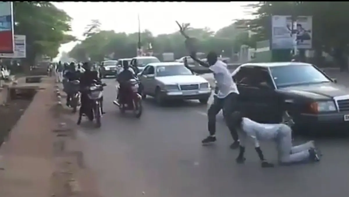 یادمان باشد گول ظاهر آدم ها را نخوریم ...