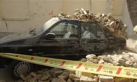 ریزش دیوار روی 5 خودرو در غرب تهران