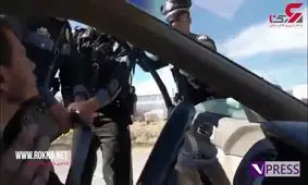 کتک خوردن راننده متخلف توسط مامور راهنمایی رانندگی+فیلم