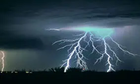 فوت زن 28 ساله باشتی بر اثر صاعقه